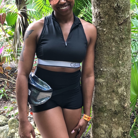 SOLD 🚫Calvin Klein Performance half zip bra - Picture 4 of 4